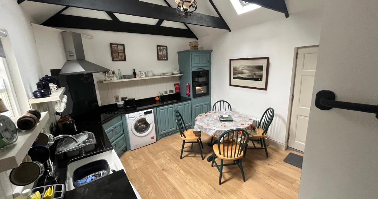 Newly Renovated Stone Cottage Located 2.5 Miles From Killarney Town Teernaboul Exterior photo